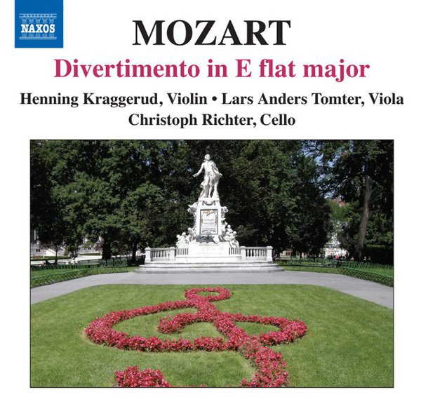Mozart: Divertimento in E flat major album cover